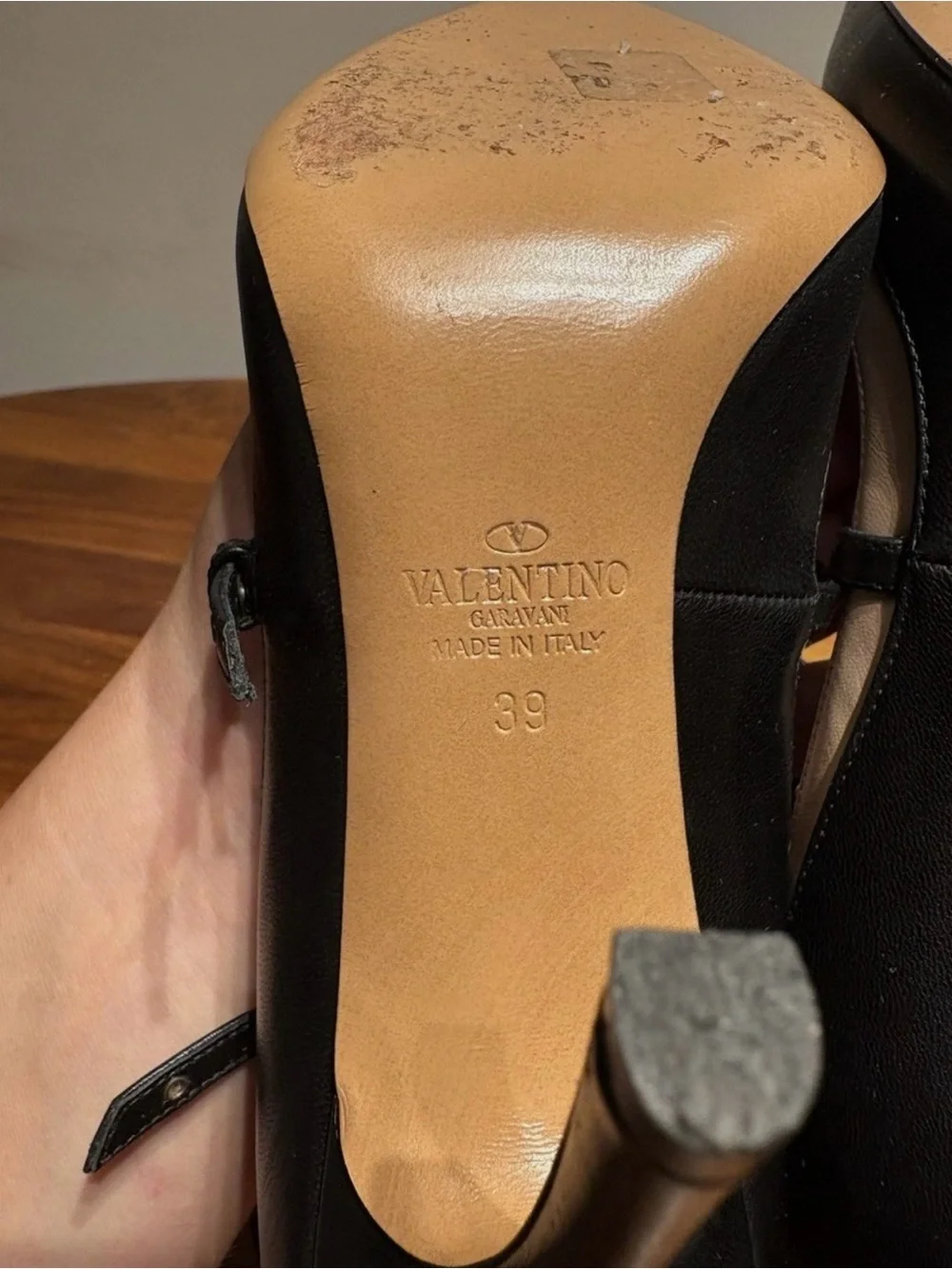 Valentino Garavani Love Latch Pumps Black Nude Leather Pointed Toe Heels EU39